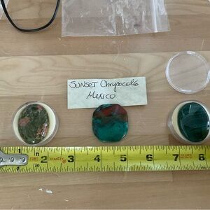 Loose decorative stones